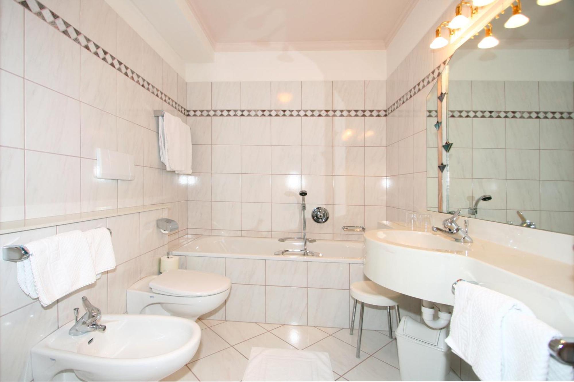 Apartmenthotel Ritterhof Suites & Breakfast Schenna Exterior photo